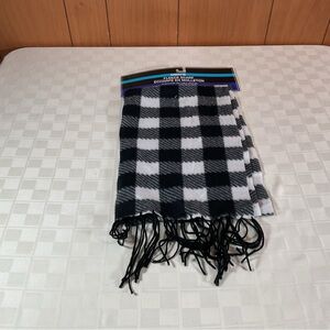 💜 New men’s black/ white fleece scarf